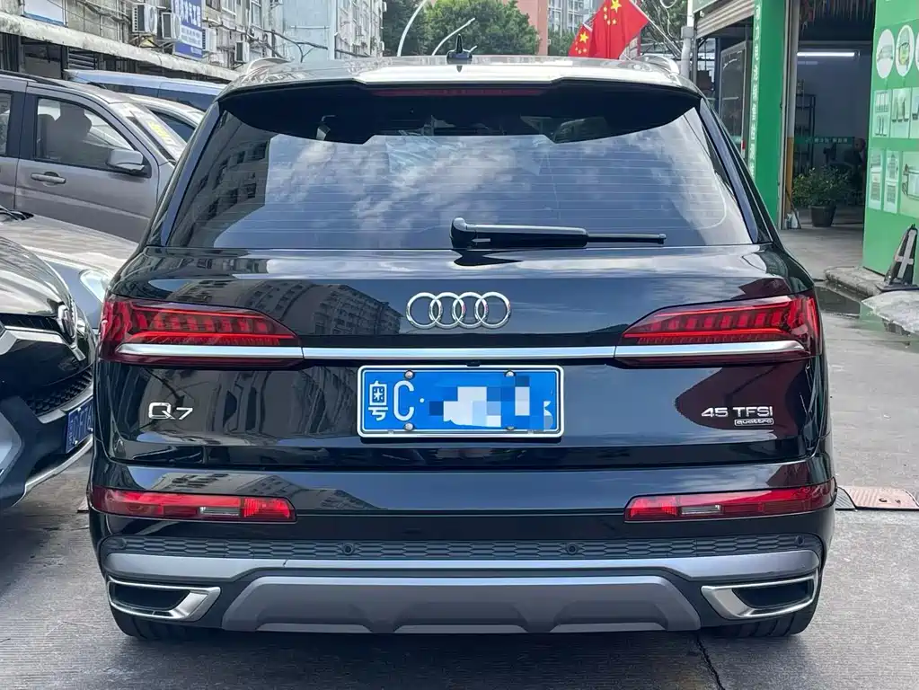 Audi Q7 — миниатюра 5
