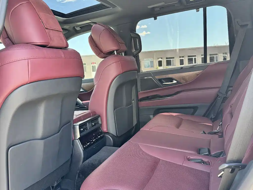 Lexus LX 2025 700h