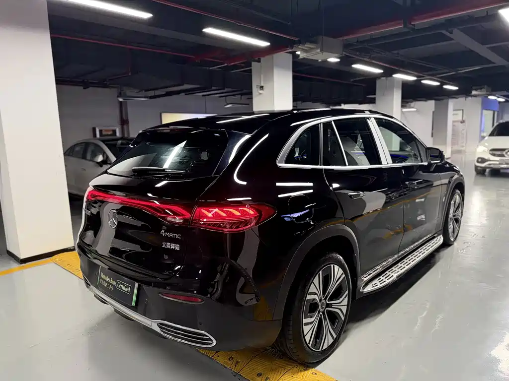 Mercedes-Benz EQE SUV — миниатюра 6