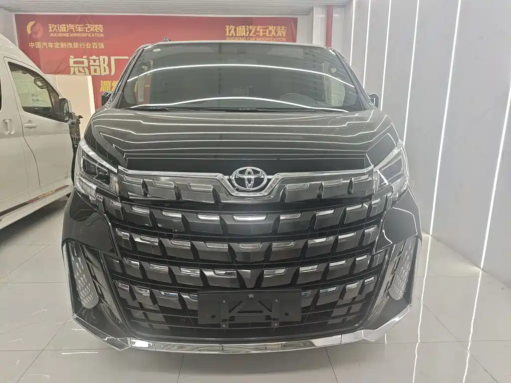 Toyota HiAce 2025 3.5L AT