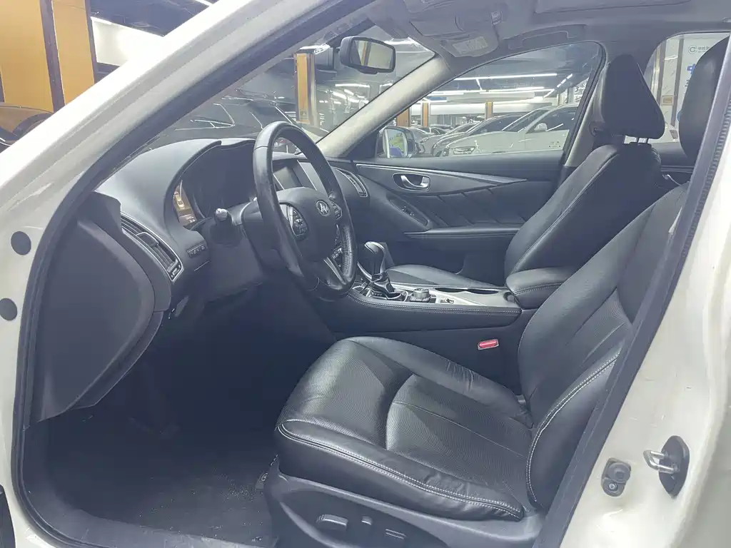 Infiniti Q50L 2016 2.0T