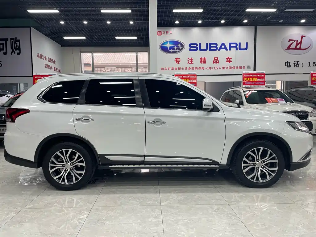 MITSUBISHI OUTLANDER