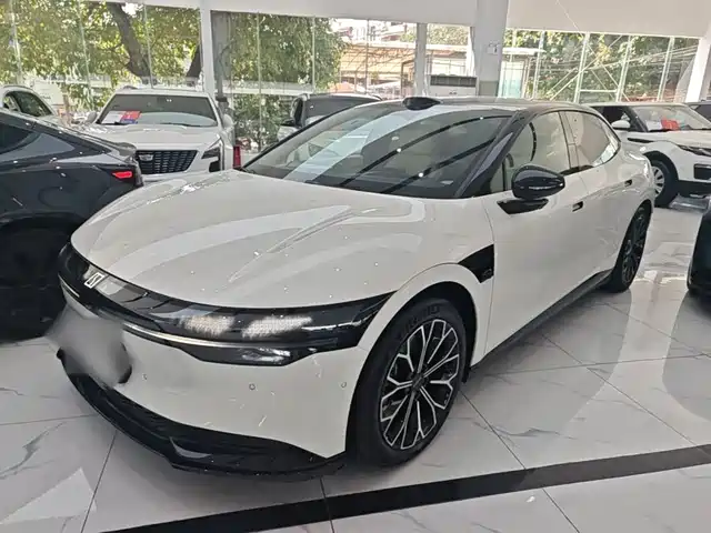 2024 Zeekr 007