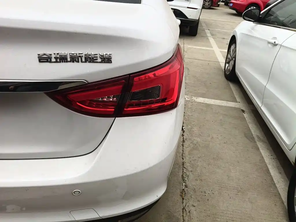 Chery New Energy Arrizo e — миниатюра 8