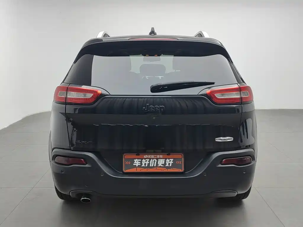 Jeep Cherokee (Import) — миниатюра 4