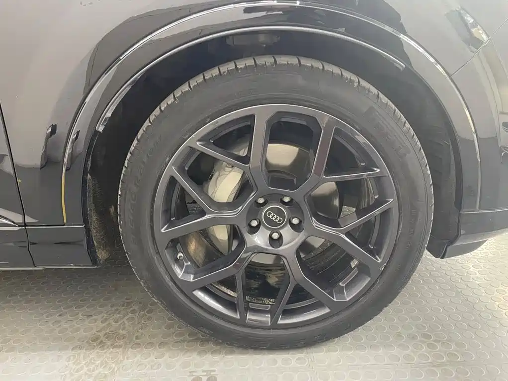 Audi Q7 — миниатюра 3