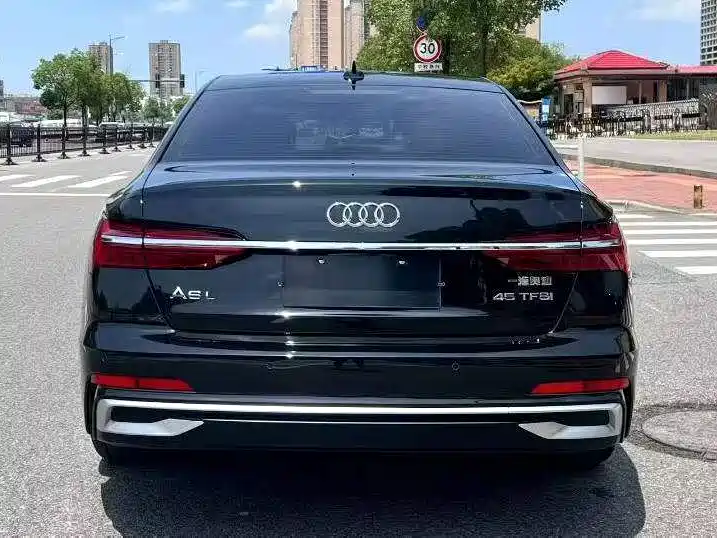 Audi A6L id 4669387 из Китая 9