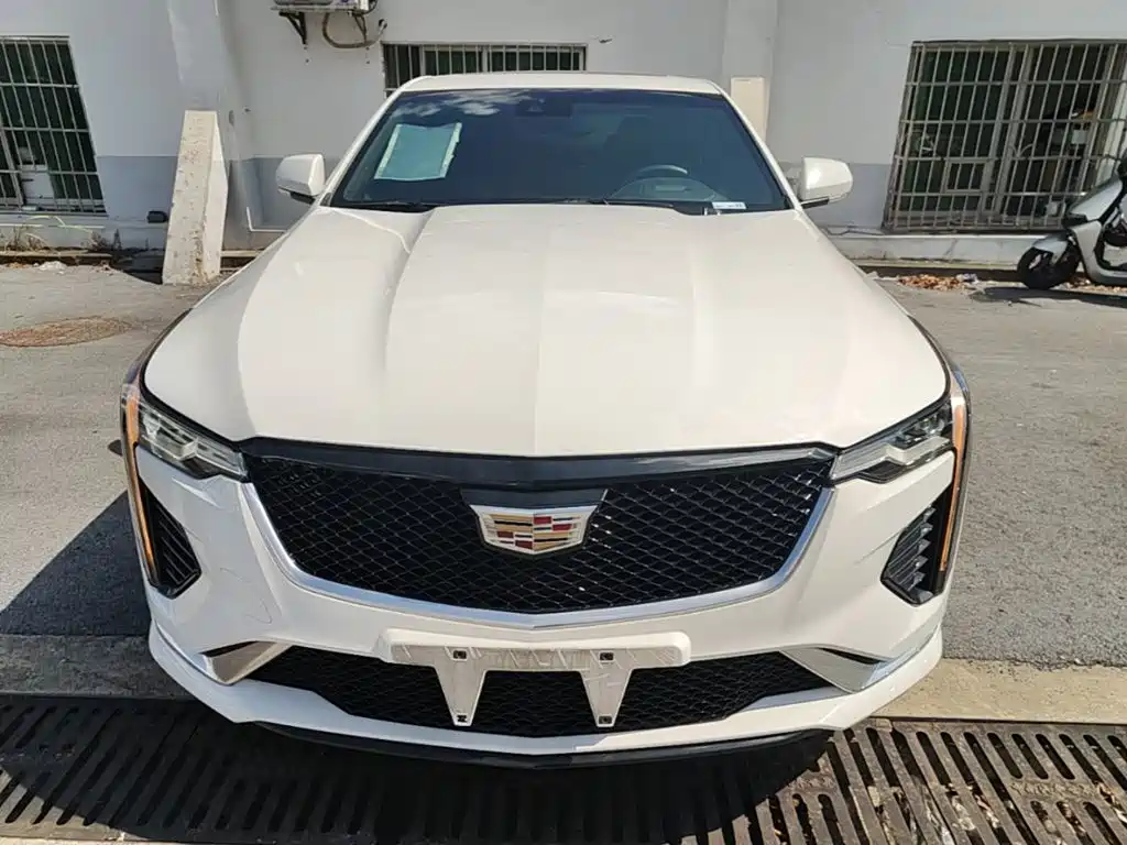Cadillac CT4 2022 28T