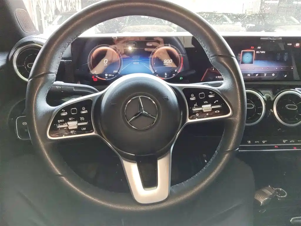 MERCEDES-BENZ  A CLASS