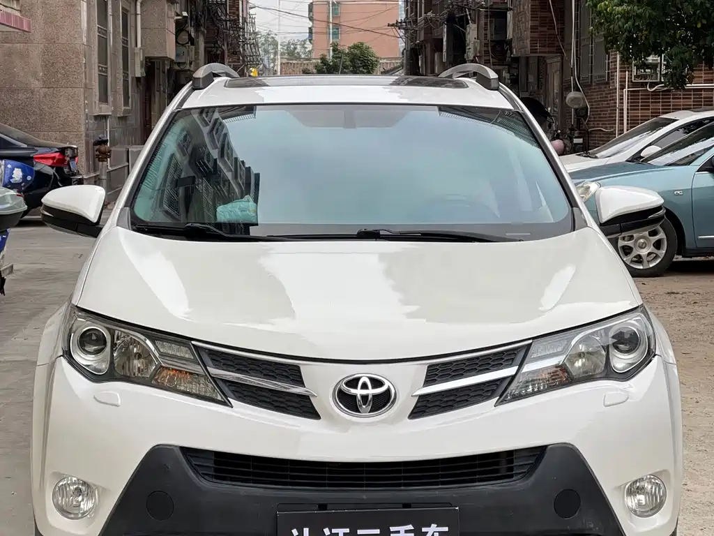 Toyota RAV4 — миниатюра 2