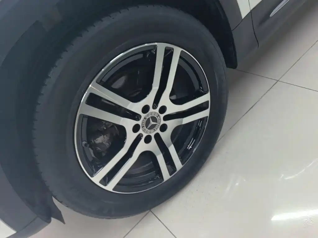 Mercedes-Benz GLB — миниатюра 23