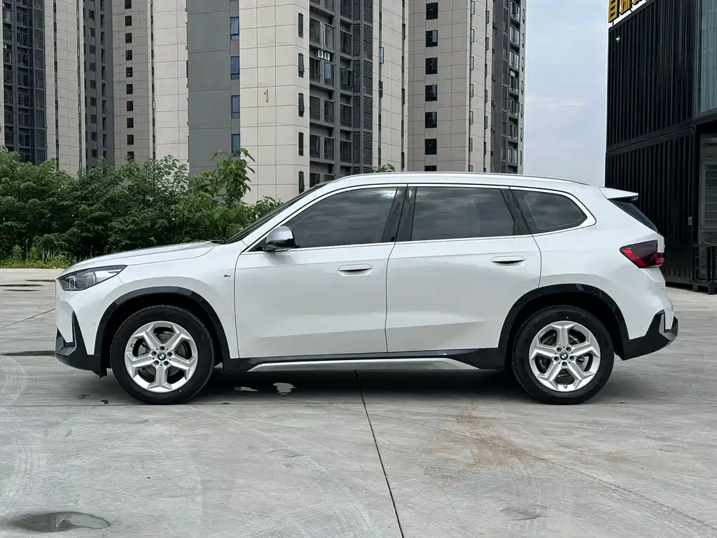 BMW X1 2023 sDrive20Li X