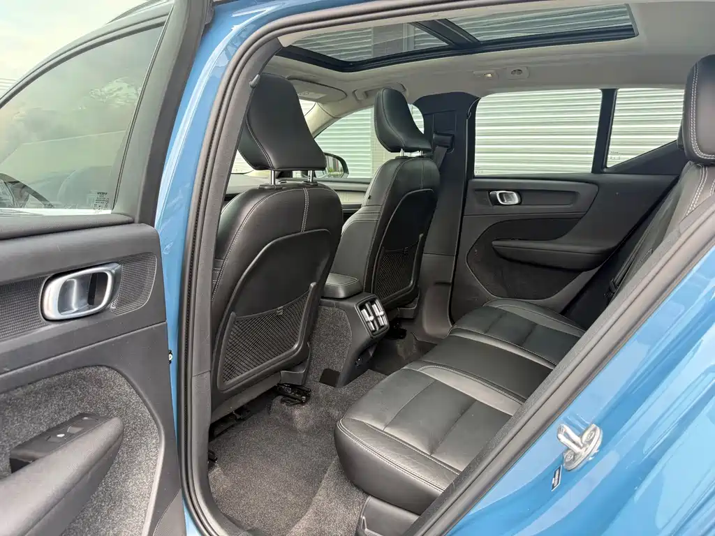 Volvo XC40 — миниатюра 14