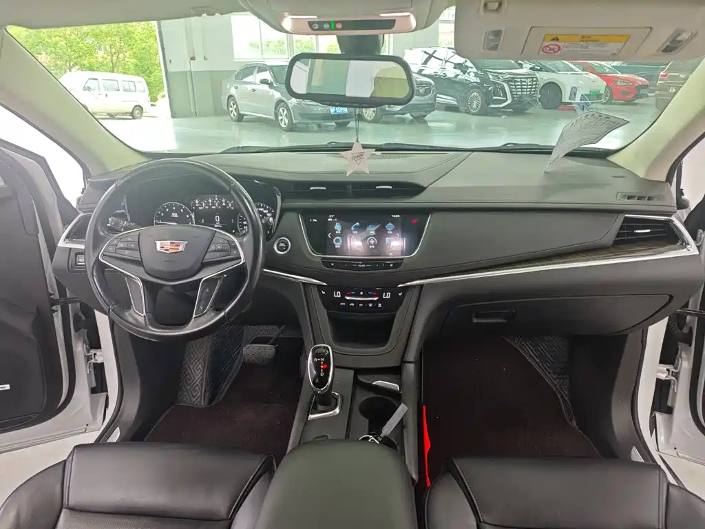 Cadillac XT5 — миниатюра 6