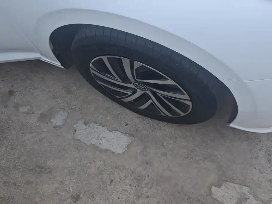 Volkswagen Lavida — миниатюра 6