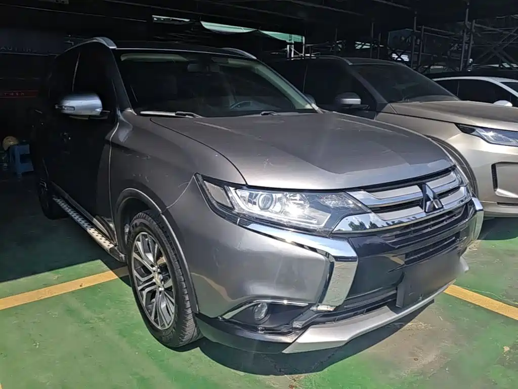 Mitsubishi Outlander — миниатюра 4