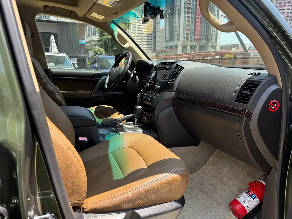 Toyota Land Cruiser — миниатюра 6
