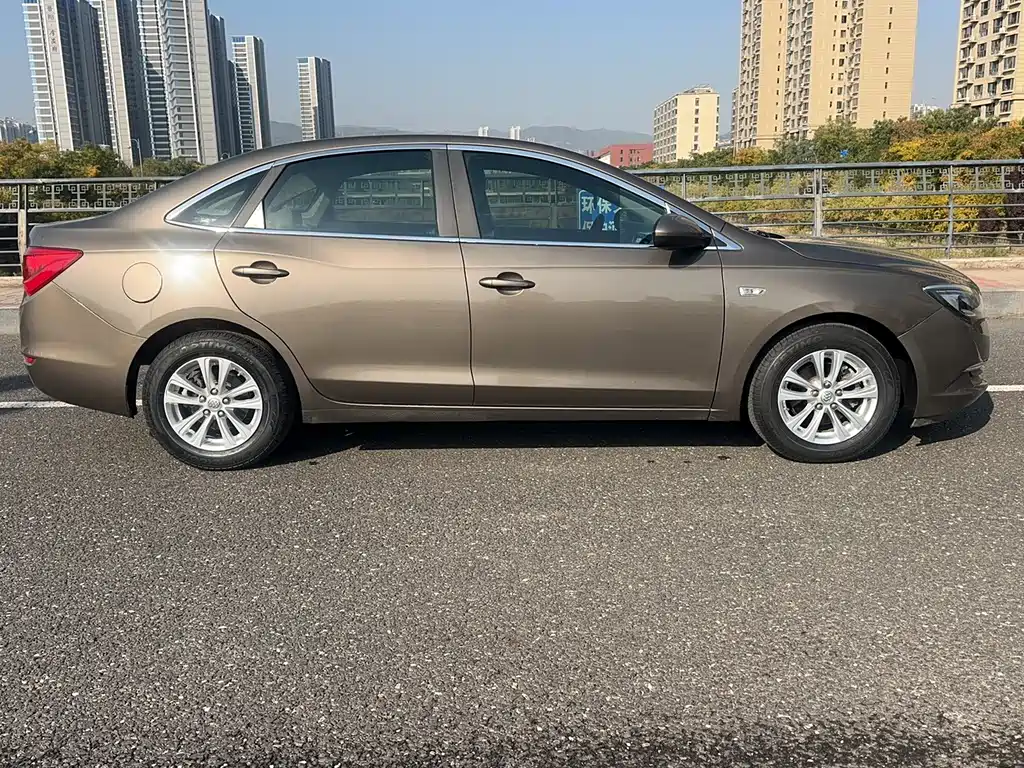 Buick Excelle — миниатюра 6