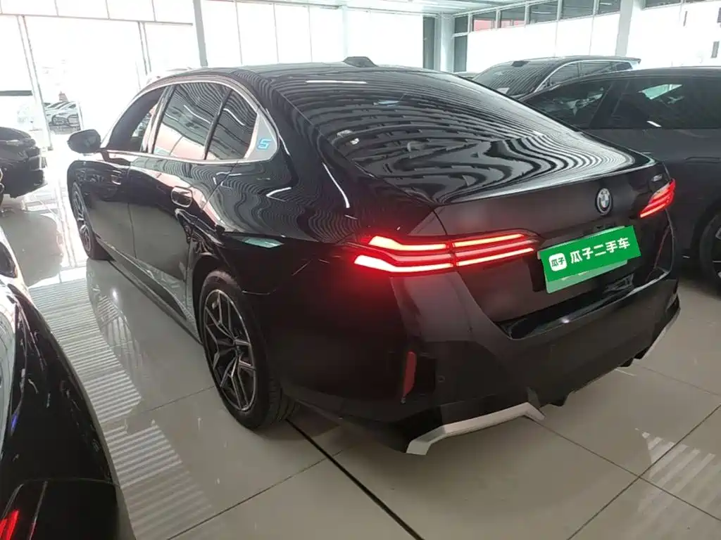 BMW i5 — миниатюра 5