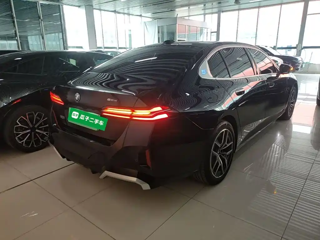 BMW i5 — миниатюра 7