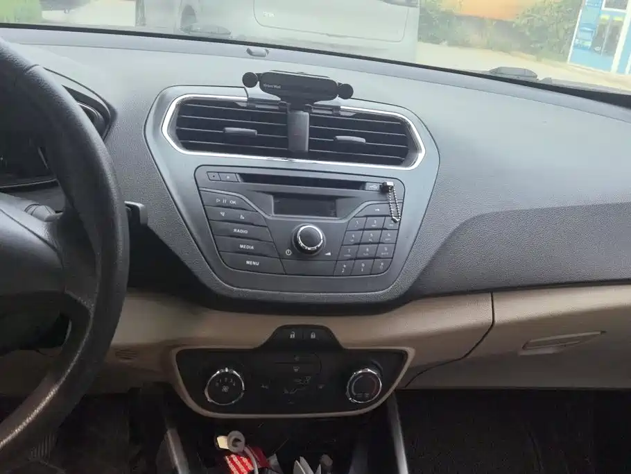 Ford Escort — миниатюра 12