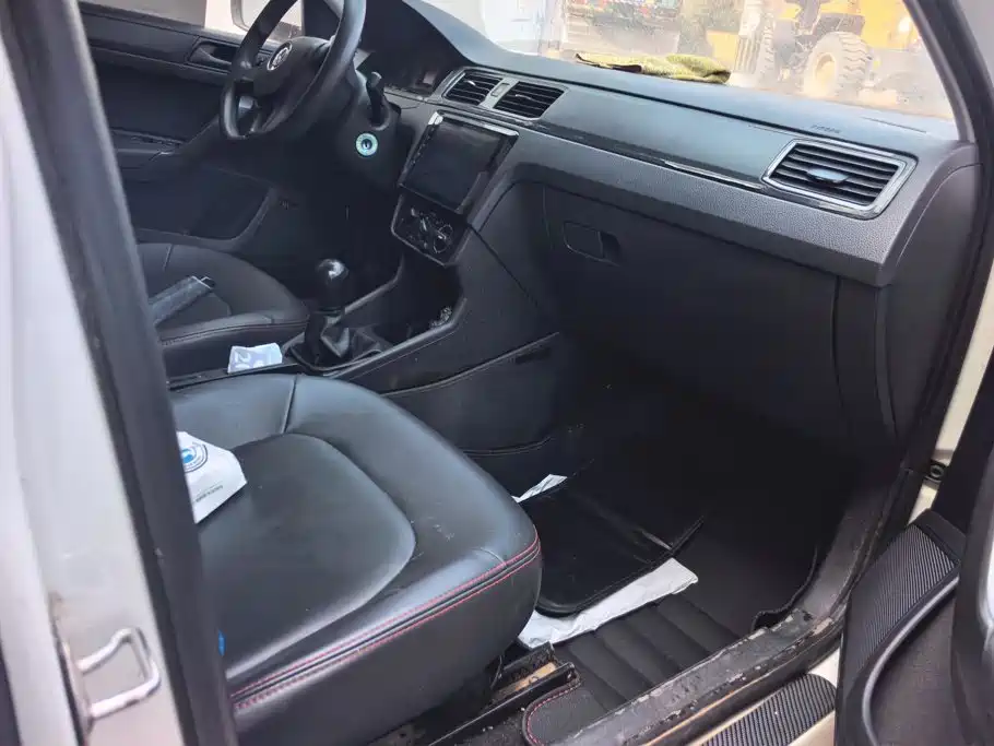Volkswagen Santana — миниатюра 8