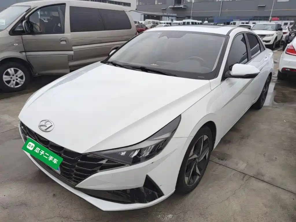 Hyundai Elantra — миниатюра 2