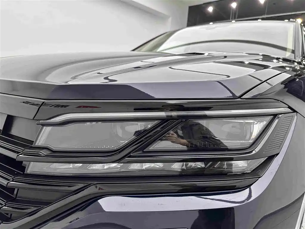 Volkswagen Touareg — миниатюра 28