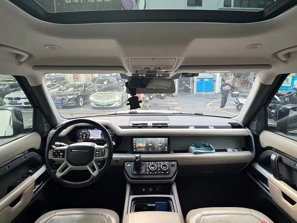 Land Rover Defender — миниатюра 5
