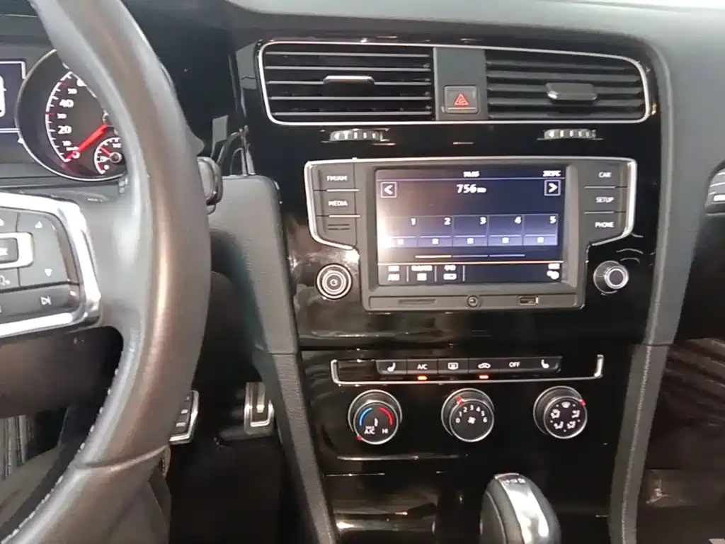 Volkswagen Golf — миниатюра 13