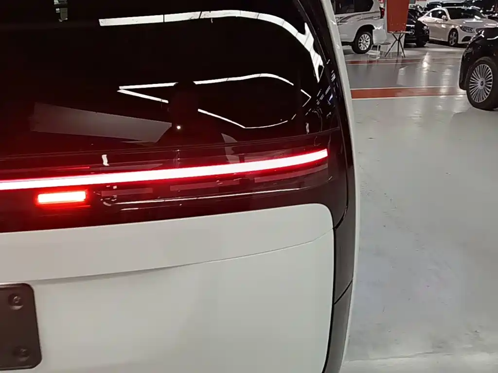 Li Auto Li MEGA — миниатюра 8