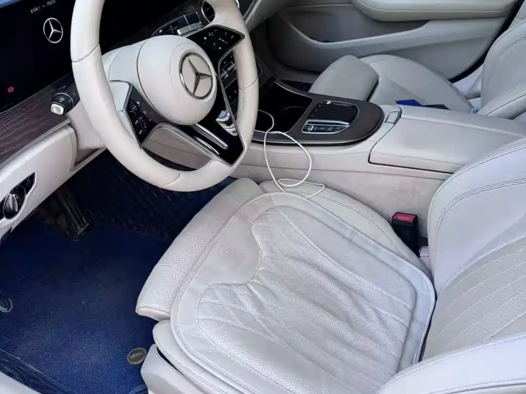 Mercedes-Benz E-Class — миниатюра 2