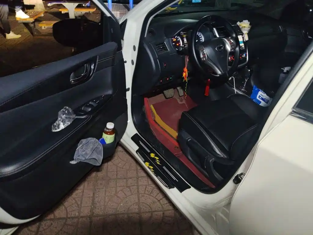 Nissan Tiida — миниатюра 17