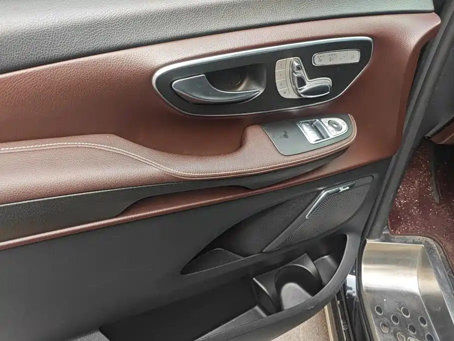 Mercedes-Benz V-Class — миниатюра 7