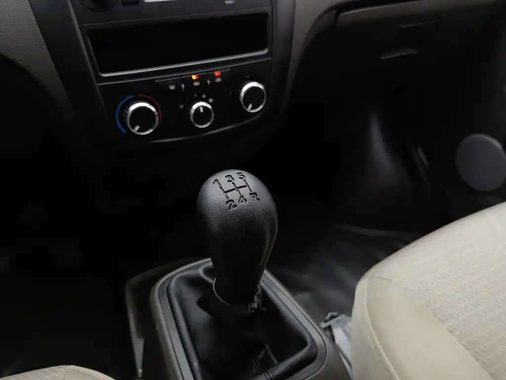 Wuling Rongguang S — миниатюра 13