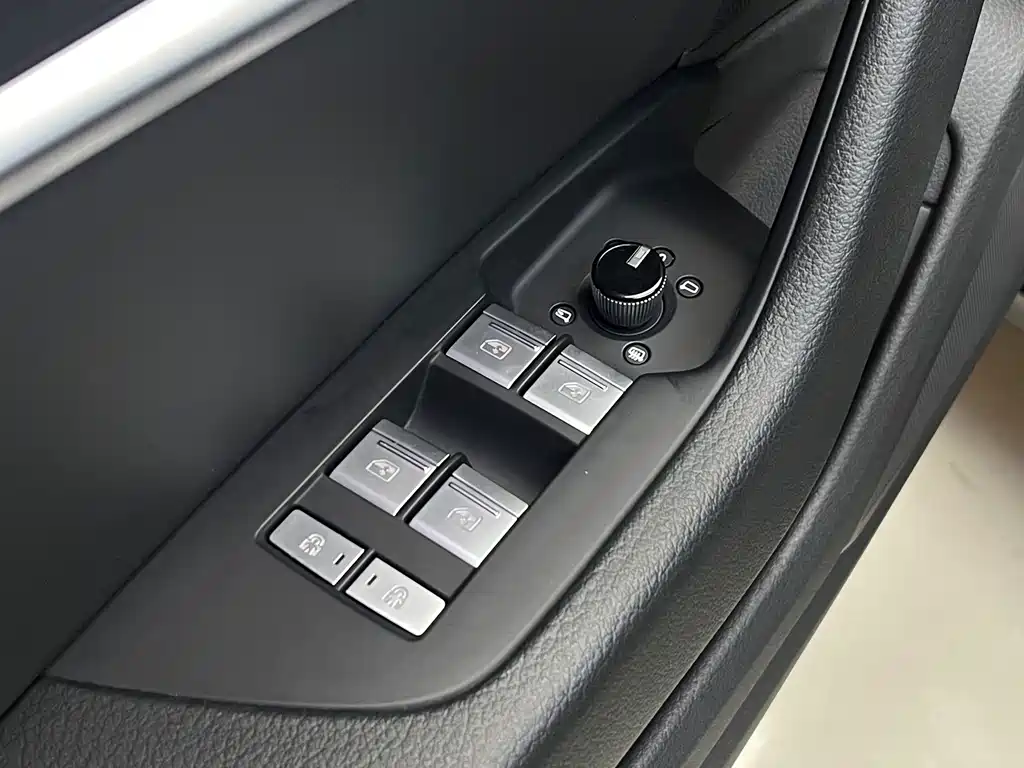 Audi A6L — миниатюра 20
