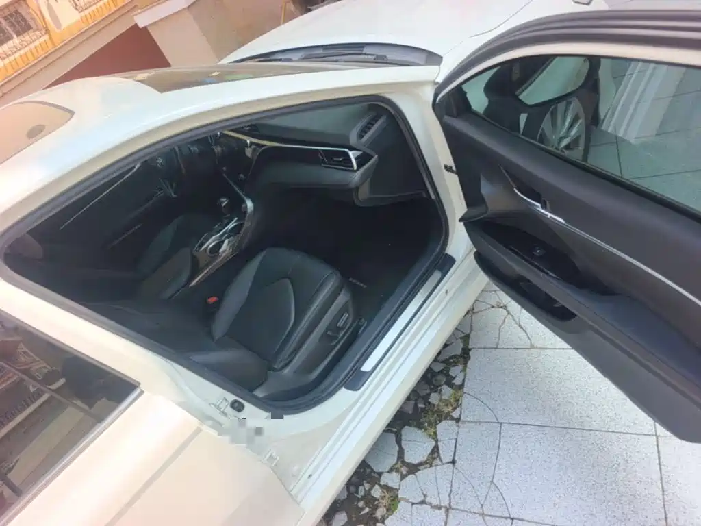 Toyota Camry — миниатюра 18