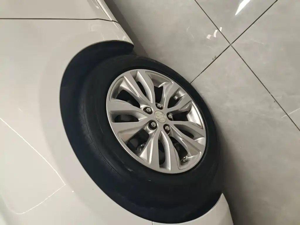 Buick Excelle — миниатюра 23
