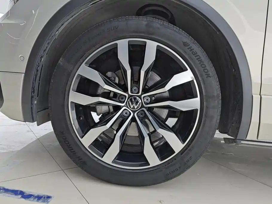 Volkswagen Tiguan L — миниатюра 6