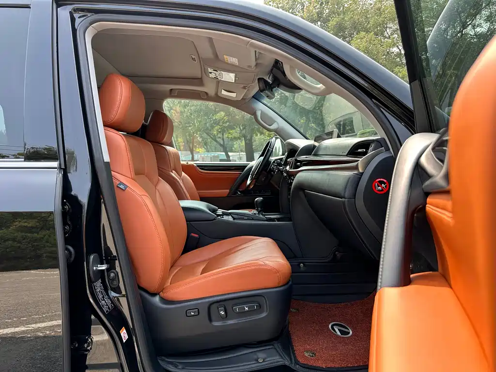 Lexus LX — миниатюра 9