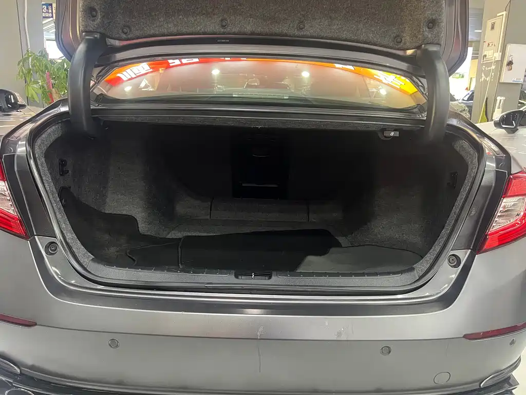 Honda Accord — миниатюра 12
