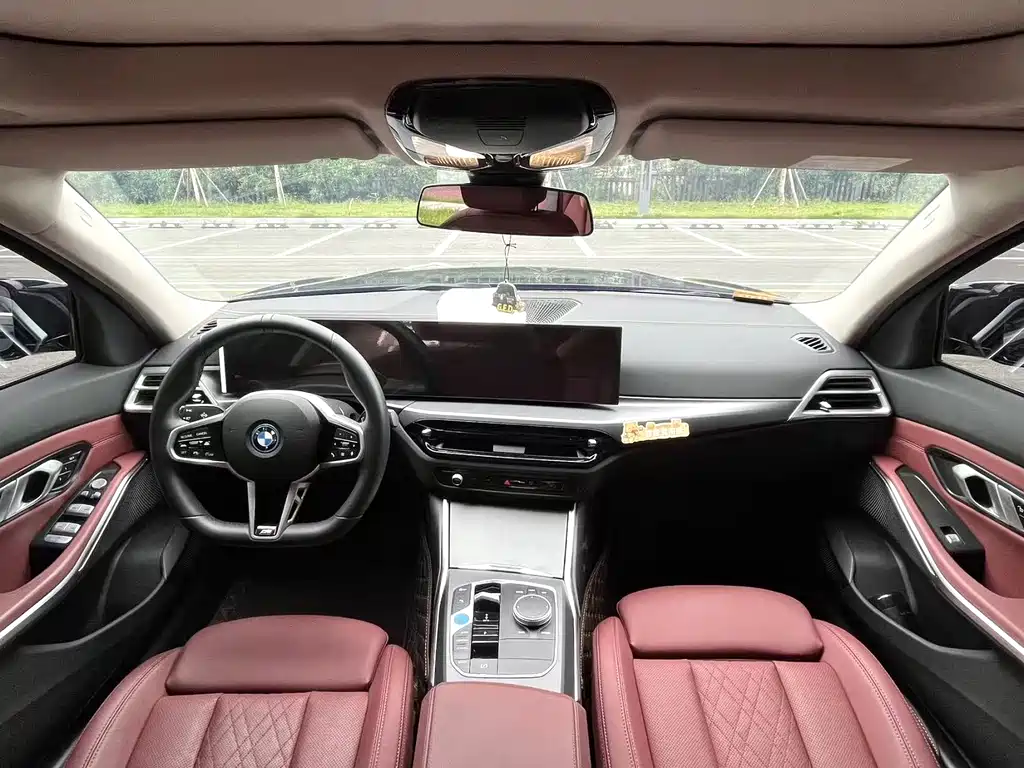 BMW i3 2022 eDrive 35 L