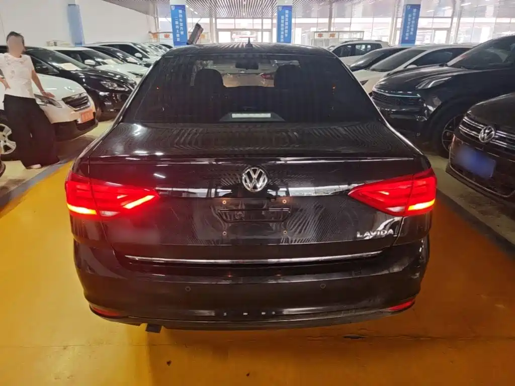 Volkswagen Lavida — миниатюра 6