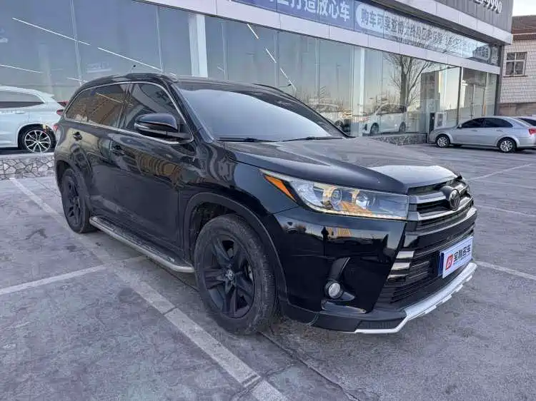 TOYOTA HIGHLANDER