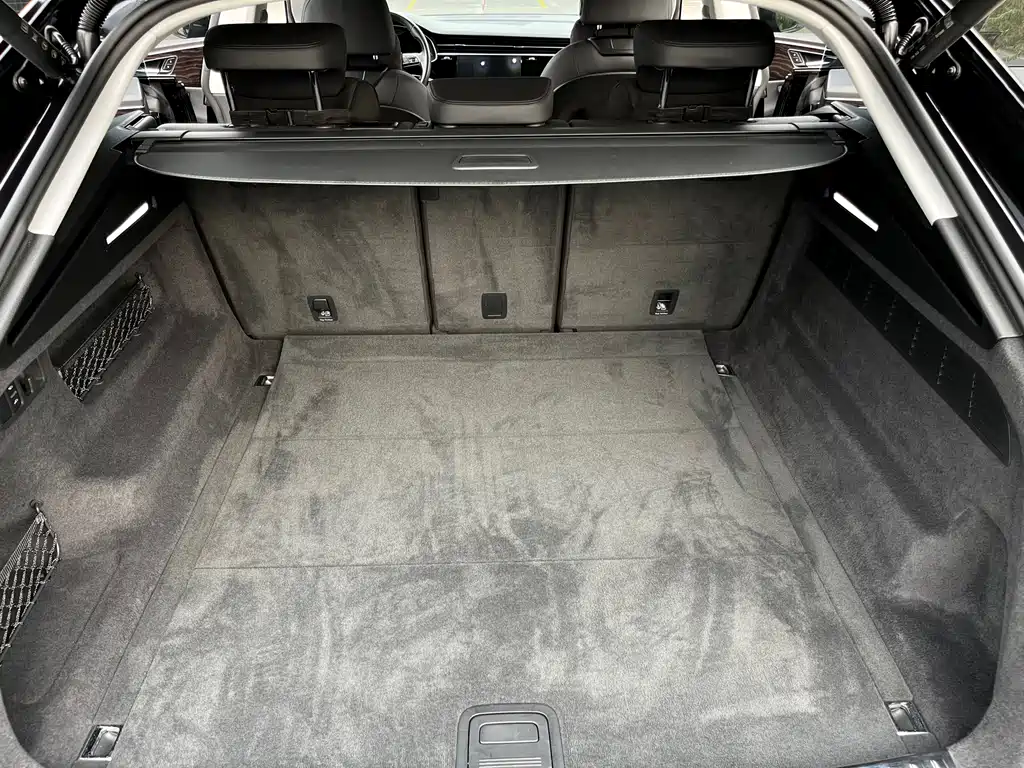 Audi Q8 — миниатюра 13