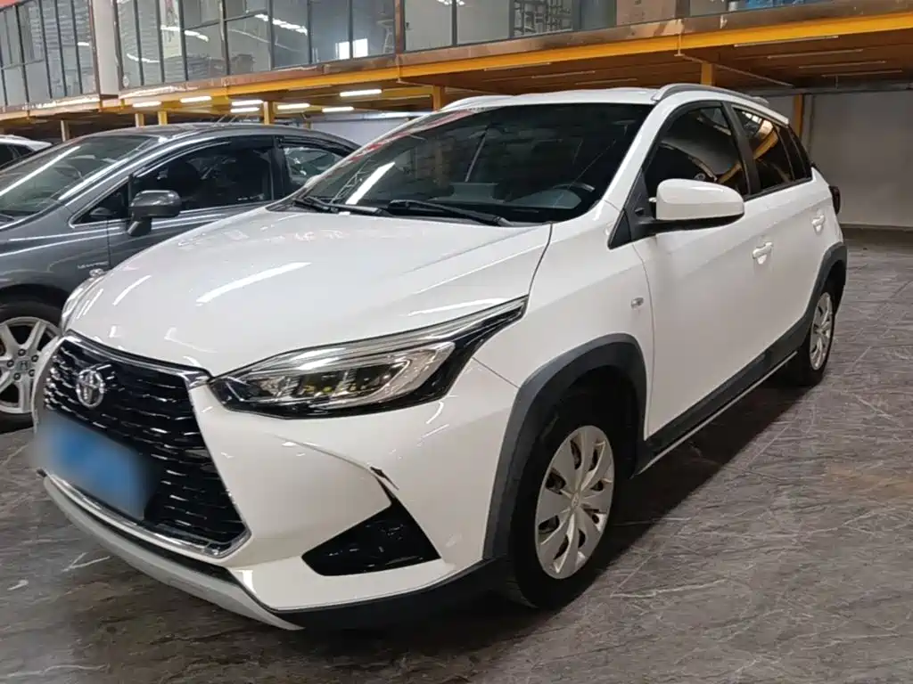 Toyota Yaris L — миниатюра 2