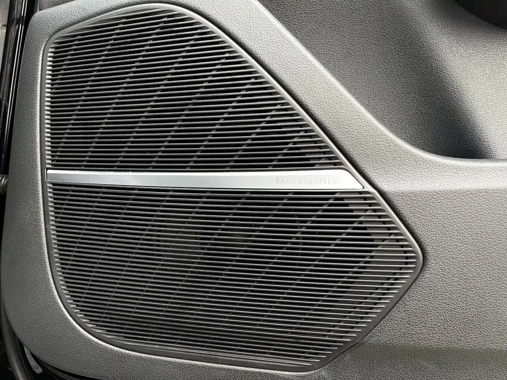Audi Q8 — миниатюра 10