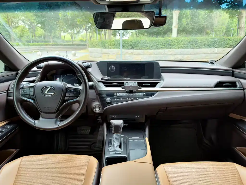 Lexus ES — миниатюра 5
