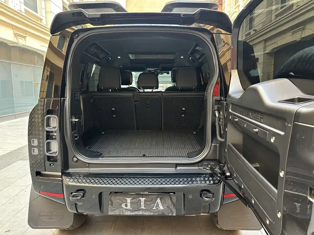 Land Rover Defender — миниатюра 19
