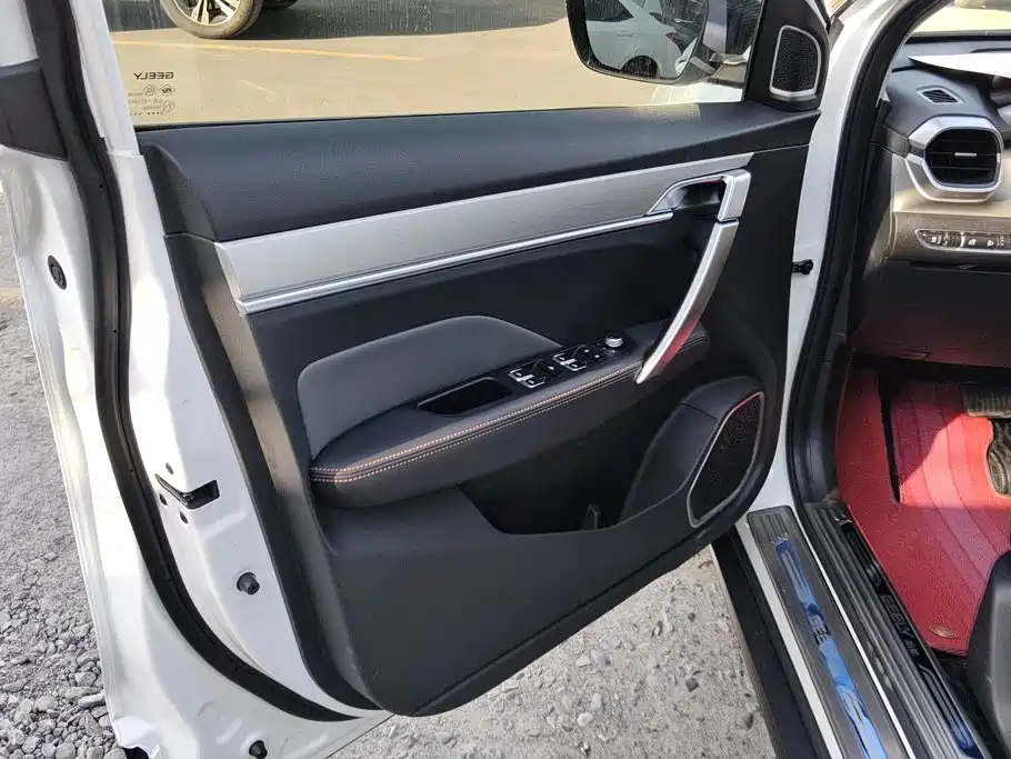 Geely Binyue — миниатюра 7